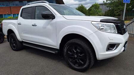 NISSAN NAVARA 2.3 dCi Tekna