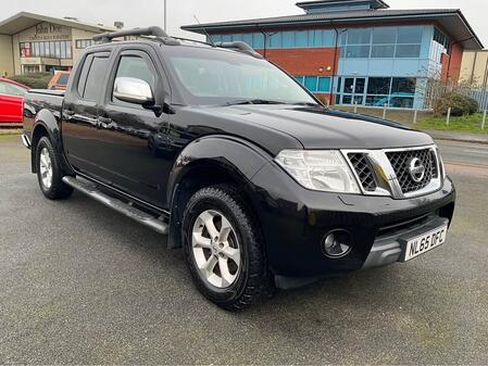 NISSAN NAVARA 2.5 dCi Tekna