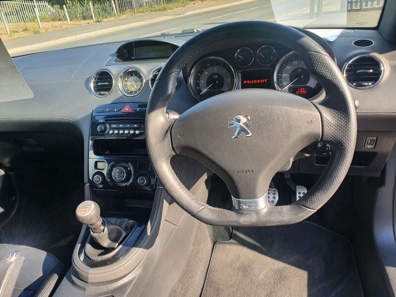 PEUGEOT RCZ