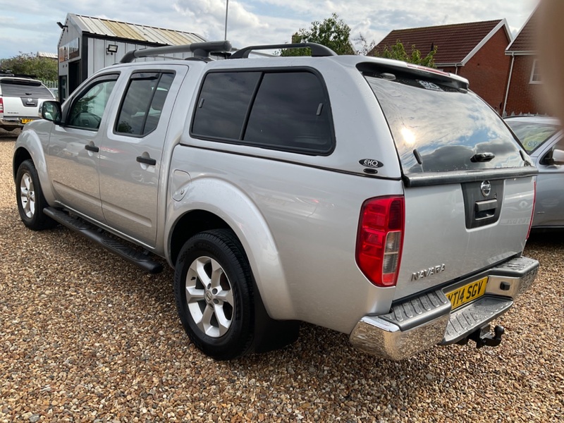 NISSAN NAVARA