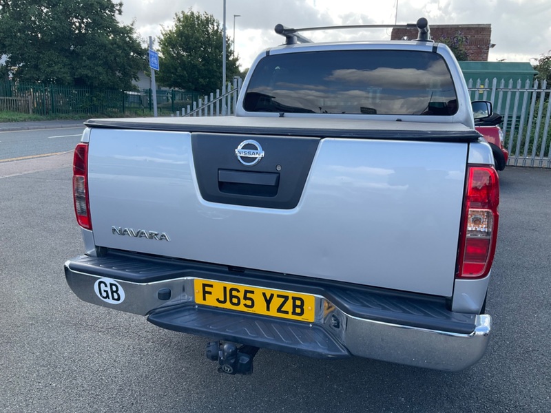 NISSAN NAVARA